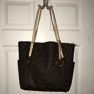 🌟Authentic Michael Kors Jet Set Tote (NWT) 🌟